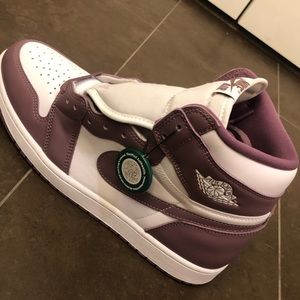 *BRAND NEW* Mauve men’s Air Jordan 1. High top.